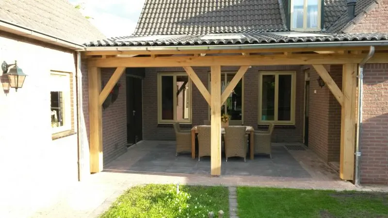 Detail eiken overkapping Casteren